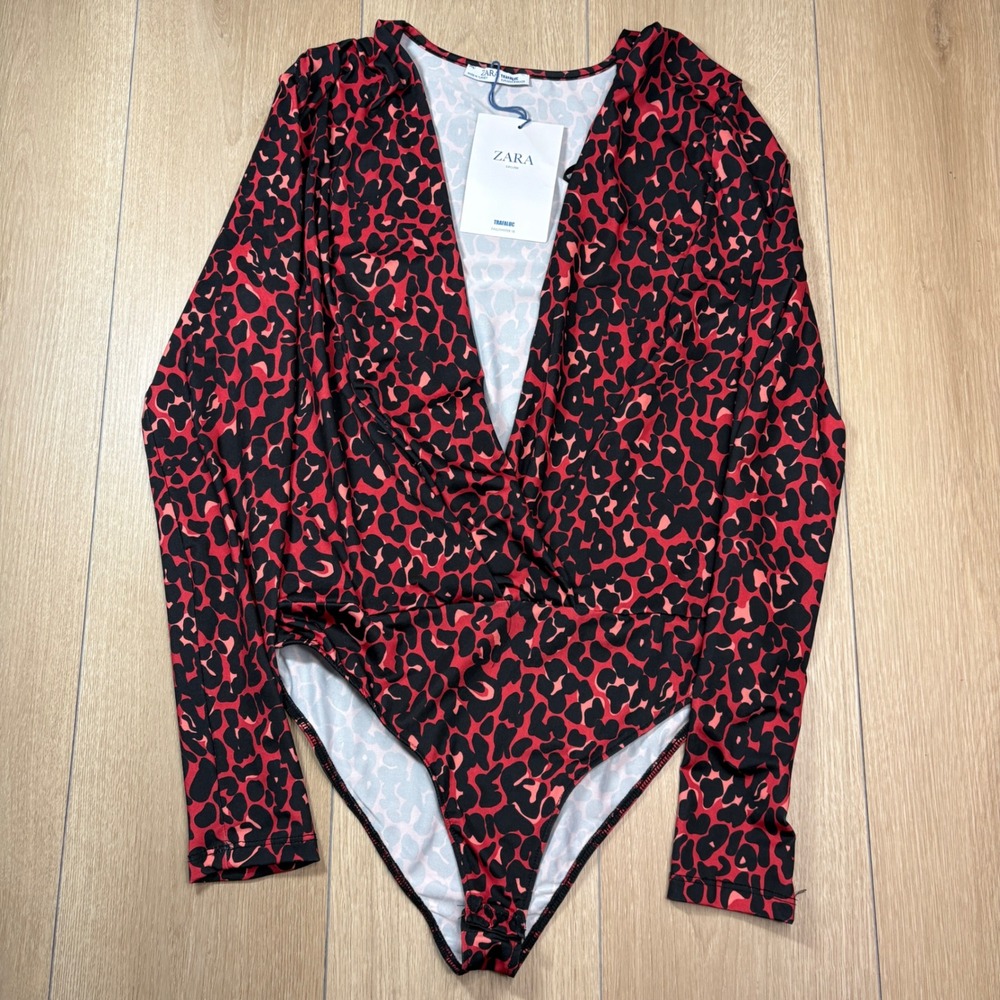 Zara Trafaluc Red Leopard Cheetah Print V-Neck Long Sleeve Bodysuit Medium NWT